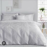 DUVET WHITE EMBOSSE QUEEN SIZE