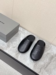 Balenciaga Chateau小牛皮圓頭拖鞋