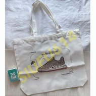 全新 NIKE AIRMAX 720 有底厚度Tote bag Just go bigger 印花 布袋 環保袋 購物袋 nike air  NIKE AIRMAX 720 Tote bag 波鞋 運