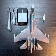 โลหะผสม J-20 Fighter Jet รุ่น 1:144 Scale ที่ระลึกสําหรับผู้ชายผู้หญิงผู้ที่ชื่นชอบการบินของเล่นโลหะ