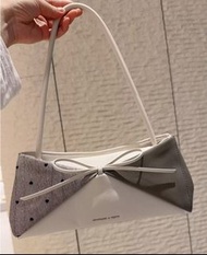 全新連包裝連紙袋 Charles & Keith ck袋 灰色 白色 蝴蝶結 單肩 斯文款 小ck包 布質地 可愛 Colourblock Shoulder Bag with Bow
