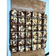ALMOND BROWNIES( Dark Chocolate / Milk Chocolate Drizzle Packing Separate)