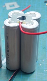 khối pin 21700 đóng sẵn cho sạc dự phòng trong suốt lõi pin LG 5000mah đảm bảo đủ dung lượng