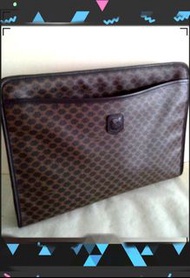 開學了 法國 Celine Triomphe CELINE PARIS 最新 Triomphe 雙C logo 拼 Authentic Monogram pattern crossover clutc