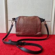 TAS SLING KULIT ASLI WANITA BEQUEM SECOND IMPORT /TAS SELEMPANG WANITA