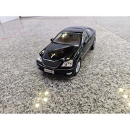 1/18 Original Red Flag HQ430 Car Model The Paint Surface Has Slight Rashes, Through Diseases, Movabl