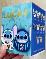現貨💙(款式隨機) 正版 迪士尼公仔 盲盒玩具 史迪仔公仔 達摩公仔 幸運公仔 開運公仔 開運擺設 幸運飾物 盲盒公仔 模型擺設 收藏珍藏 生日禮物 聖誕節禮物 中秋節禮物 萬聖節禮物 情人節禮物 新