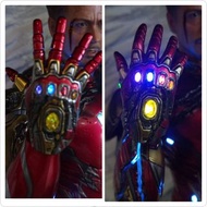 Hot Toys Iron Man Mark 85 1/6 (無限手套裝上6粒不同顏色LED)圖一係改裝後效果