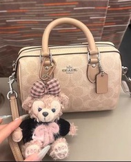 全新🌸COACH Mini黑咖深色枕頭包 女款肩斜背包 香港發貨