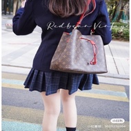 LV M44021 Neonoe系列 Monogram帆布印花牛皮鑲飾束口 斜背/肩背 水桶包（紅色）