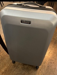 American Tourister Moonlight 24吋可擴展成26吋 銀白色硬殼行李喼 行李箱4個萬向輪 可加TSA鎖