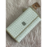 TH TRIFOLD WALLET - - US BOUGHT