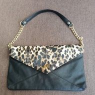 Esquire Shoulder Bag