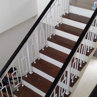 RAILING TANGGA MINIMALIS / PAGAR TANGGA BESI MINIMALIS + PEGANGAN KAYU