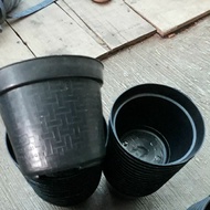Black Mini Pot no.12
