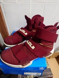 籃球鞋