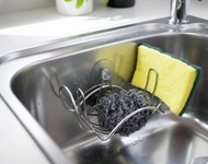 水槽式不鏽鋼菜瓜布架　與鋼刷一併收好　水槽籃