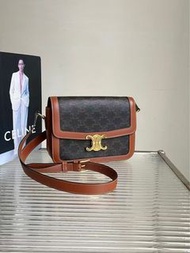 🔥新到：98🆕 Celine/賽琳中號老花凱旋門 box 豆腐包，尺寸：22*16*7cm