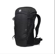 黑色 Mammut Ducan 30L 背包