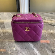 Chanel 紫色菱格紋化妝包