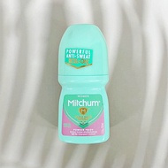 โรออนระงับกลิ่นกาย Triple Odor Defense 48Hr Protection Deodorant Roll-On Women 50ml Powder Fresh _ M