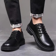 รองเท้าหนังลำลองสีดำสไตล์อังกฤษธุรกิจของผู้ชายสวมหัวแม่เท้าทำงานรองเท้าอินเทรนด์  British style black casual leather shoes for men business dress big head work fashion shoes Black 44