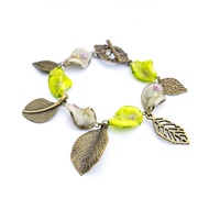 Leaf Vintage Brass Bracelet (Green)