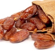 Organic dried dates, no preservatives, naturally sweet