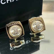 CHANEL方形鑲鑽淡金耳環
