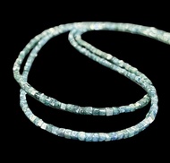 ลูกปัดเพชรธรรมชาติ รูปร่างกล่องลูกปัดเพชรธรรมชาติ. “รอยัลบลู” Natural diamond beads box shape. “roy