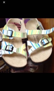 Papillio Licensed by birkenstock (size 32)