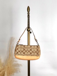 【日本直送 名牌中古包】COACH 蔻馳 Signature 經典標誌 側背包 米色 配件小包 vintage 古著 2nevzh