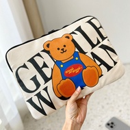 พร้อมส่ง กระเป๋า Gentle Woman Bag case 13 ลายหมี wiggle bear ผ้าหนาลายชัด สำหรับใส่ ipad Laptop แฟชั