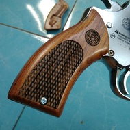 grip kayu WG733/731