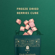 [Petfect] Freeze-Dried Berries Cube. Pet Snack, Dog snack and Cat snack. Pet Treats