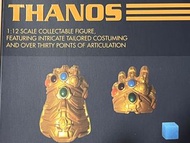 The Mezco One:12 Thanos 薩諾斯/滅霸 無限手套（可呈現握拳、開掌兩種造型）、宇宙魔方、電池（全新，$150）