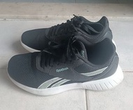 Reebok黑色運動鞋36碼