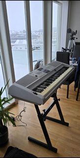 Yamaha Portable grand DGX305