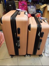 全新行李箱，29吋，可以加大，密碼鎖，飛機輪，板橋江子翠捷運站五號出口自取，29吋1280元，25吋1080元，不議價