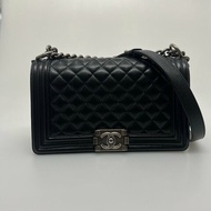CHANEL BOY25側肩包 黑荔枝銀扣 A67086/晶片款