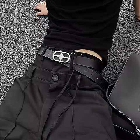 Y2K Goth Style Pin Buckle Man/woman Retro Black Belt with Trendy and Cool Metal Buckle, Personality
