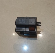 Ready Stock Relay Ptc Kulkas Freezer 1 Soket Pin Kaki Kanan Murata 4R7Mc Original .Barang Terbaru