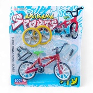 BMX BIKE MINIATURE GOES BMX BIKE TOY/ BMX BIKE TOY/