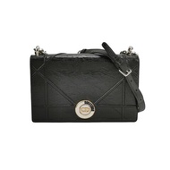 Dior Diorama盾牌包中號油蠟皮純色盾形紋章搭扣單肩包