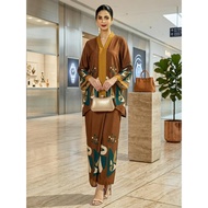 Elegant 2-Piece Muslimah Kurung Dress Set - Loose Fit, Long Sleeves | Glamorous Prints & Tieable Str