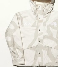 THE NORTH FACE XX KAWS RETRO 1986 MOUNTAIN JACKET(GARDENIA WHITE)白色，(BLACK)黑色