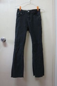 (適合26吋至27吋腰圍) Jeans 黑色 長牛仔褲 4個口袋 1個小口袋 可打開拍鈕 下擺流蘇設計