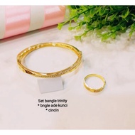 Cop 916. Gold BANGLE SET