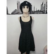 **Hand​ 1​** Polka Dot Dress H&M Brand Label Size S
