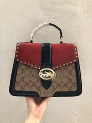 COACH C0468 秋冬新款 鉚釘大號馬車logo郵差包 酒神包 復古百搭款 pvc配牛皮